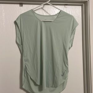 Nike woman’s top